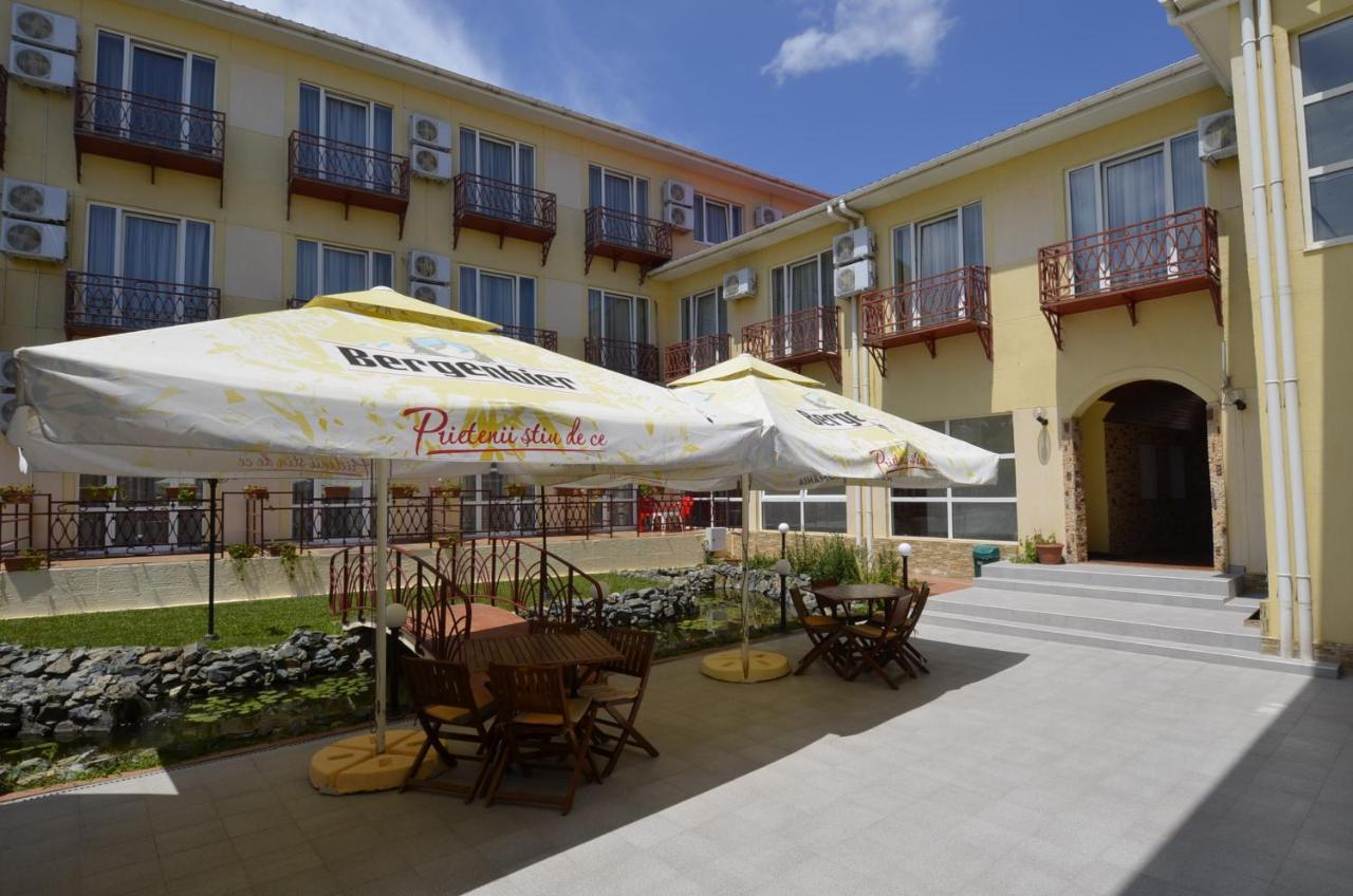 Hotel Intim Costinești Exterior foto