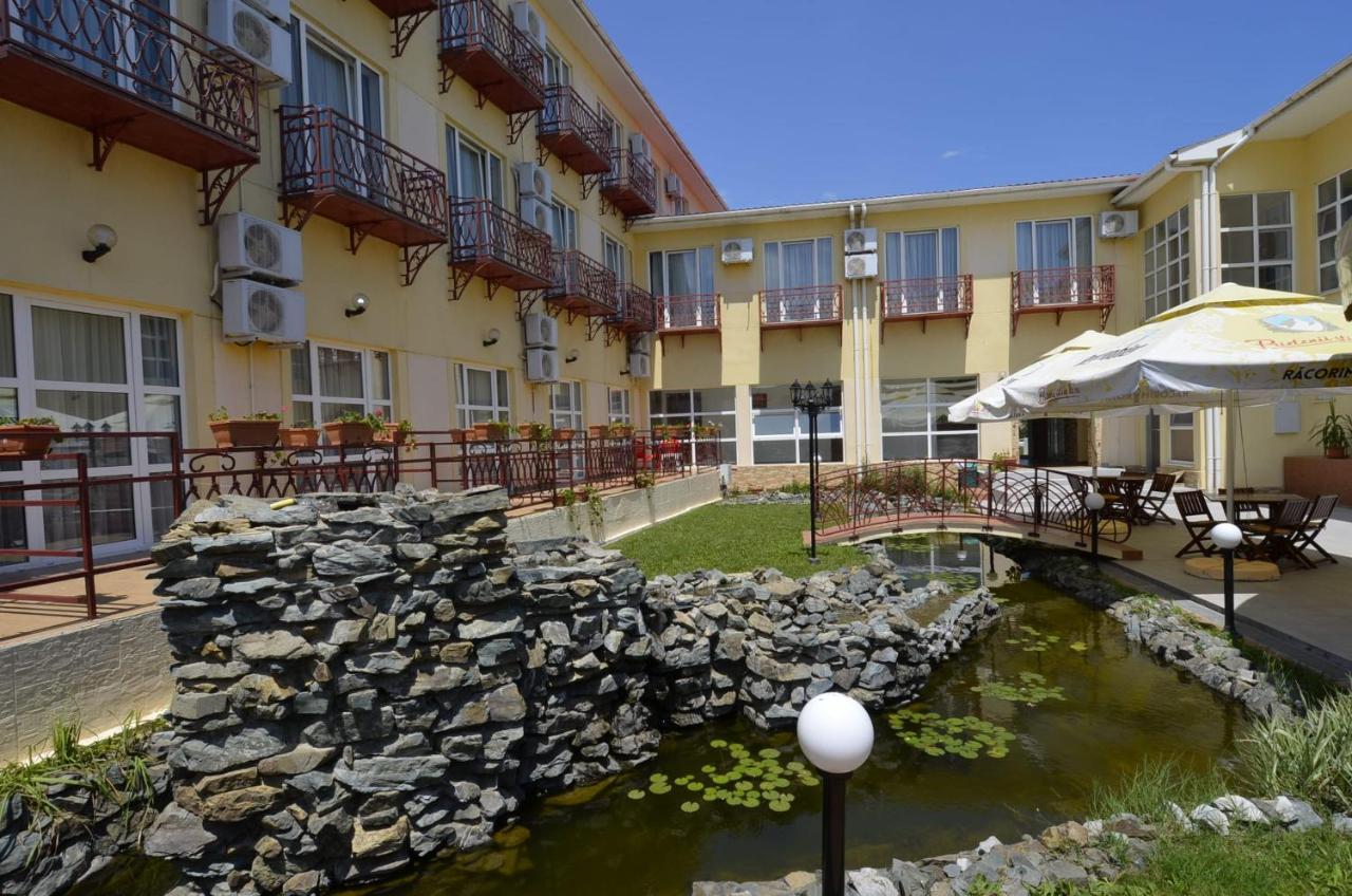 Hotel Intim Costinești Exterior foto
